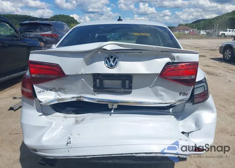 2017 Volkswagen Jetta 1.8T Sel/1.8T Sel Premium z USA, uszkodzony, nr VIN 3VWL17AJ2HM338922